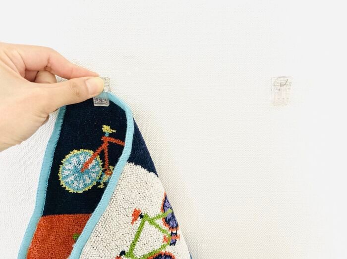 セリアの透明な『極小クリップ』の使い方！大切な思い出を楽しく飾るのにぴったり→まさにハイブリッドなアイテムでした。