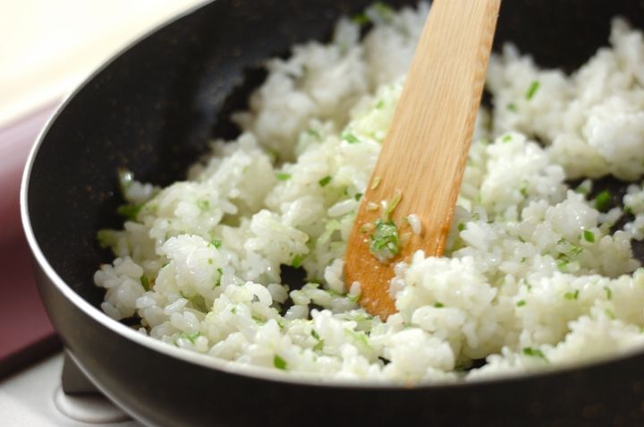 タラコと卵のチャーハンの作り方2