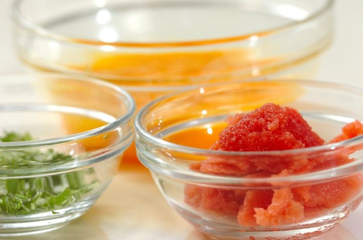 タラコと卵のチャーハンの下準備1