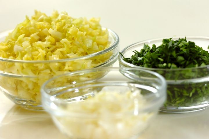 もちもち水餃子 野菜たっぷり 本格的な味わい by金丸 理恵さんの下準備1