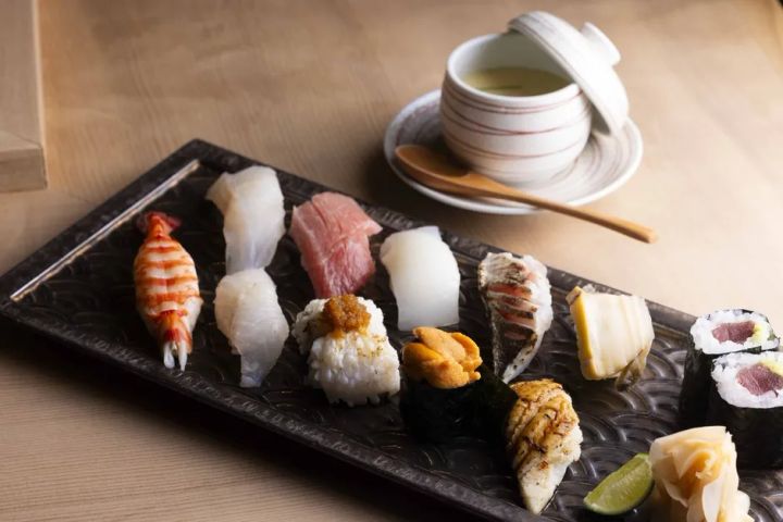 別館すし処神の前の寿司コースイメージ