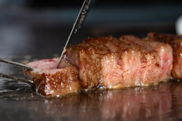 淡路・鉄板焼レストラン輝光のステーキイメージ