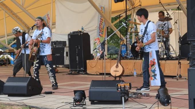 結成25周年を迎えた「ホイドーズ」