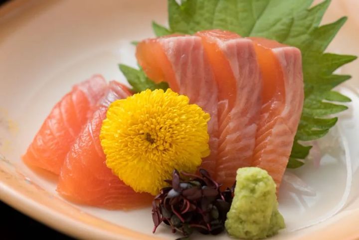 ビワマス刺身のイメージ