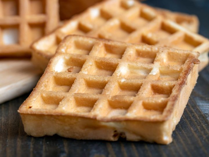 All About ニュース編集部が全国250人を対象に実施した「お土産に関するアンケート」の調査結果から、もらったらうれしい「岡山県のお土産」ランキングを発表！ 2位「白十字のワッフル」を抑えた1位は？ ※画像はイメージです