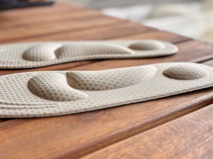 100均の「中敷き」徹底レビュー｜どこに売ってる？疲れないって本当？【ダイソー・セリア・キャンドゥ】