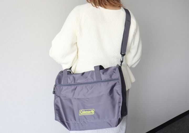 宝島社雑誌付録のオトナミューズ4月号増刊のColeman（コールマン）大きな前ポケットが付いた軽量ボストンバッグ5
