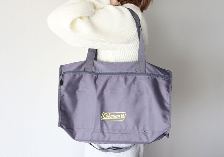 宝島社雑誌付録のオトナミューズ4月号増刊のColeman（コールマン）大きな前ポケットが付いた軽量ボストンバッグ2