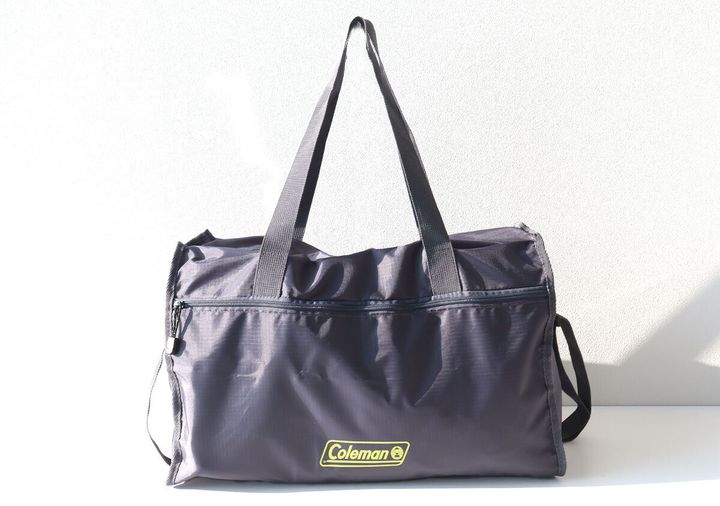宝島社雑誌付録のオトナミューズ4月号増刊のColeman（コールマン）大きな前ポケットが付いた軽量ボストンバッグ1