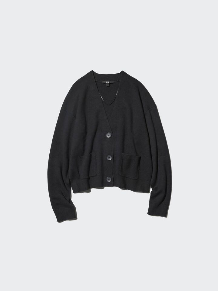 2026春ユニクロ大人女性おすすめ黒スムースコットンVネックショートカーディガン