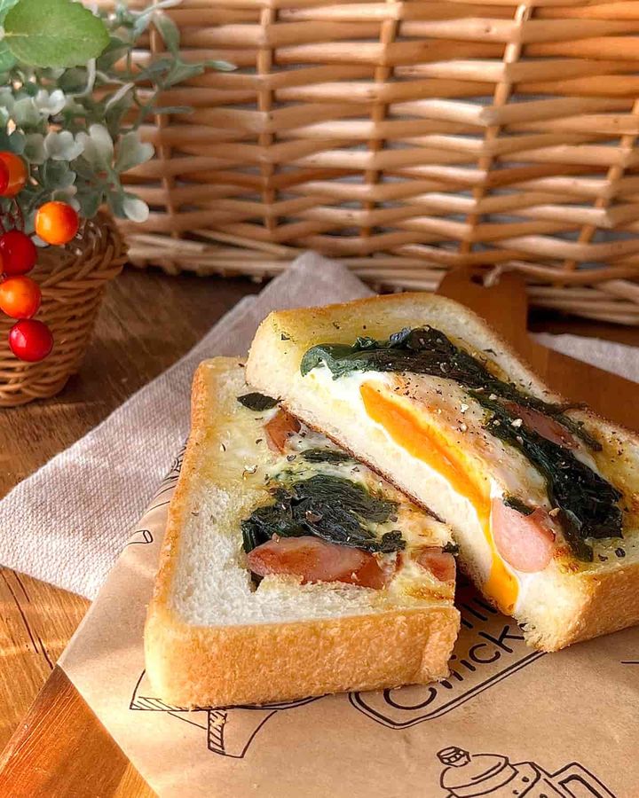 ほうれん草と卵のくり抜きトースト