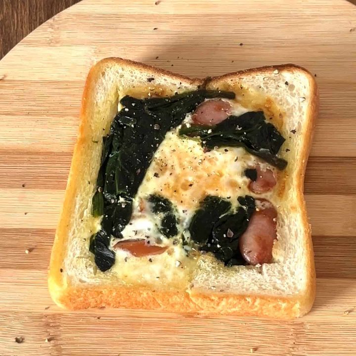 ほうれん草と卵のくり抜きトースト