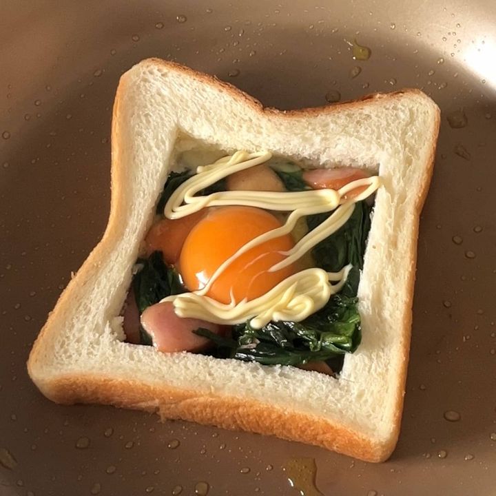 ほうれん草と卵のくり抜きトースト