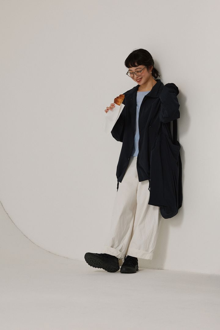 全身黒だともう重い！ライトブルーを差し色に春を呼び込んで【FUDGE FRIEND おしゃれさんの毎日コーディネート vol.656｜田中真里奈】