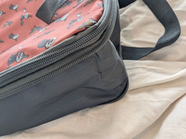 衣類圧縮ケース コーナー ファスナー 拡大 ディテール