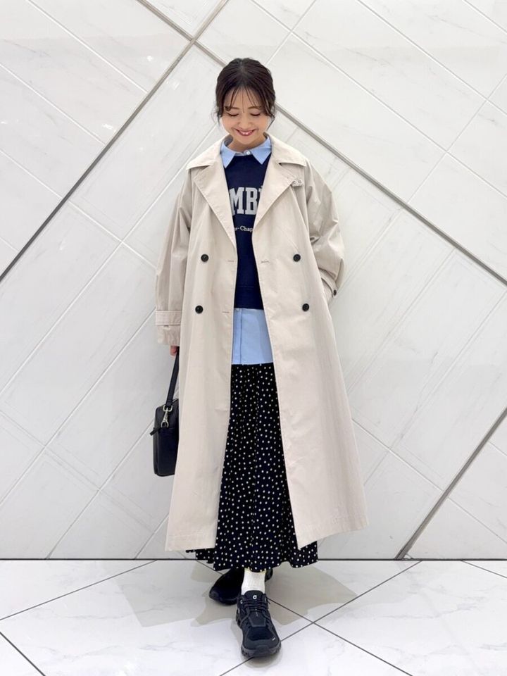 2026春大人女性おすすめベージュトレンチレイヤードコーデ