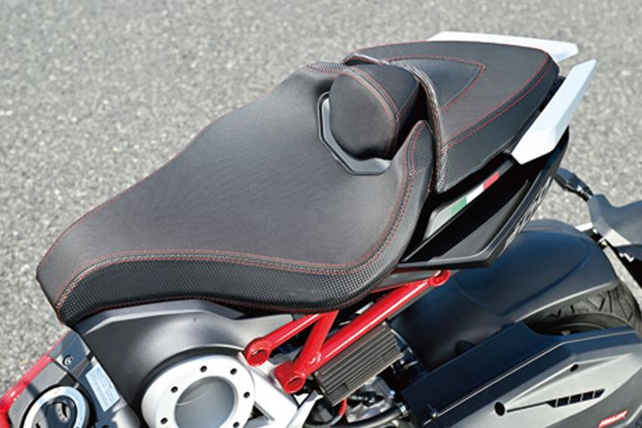 イタルジェット「ドラッグスター300」純正サス改の実力。ハブセンターステアリング攻略法も伝授！