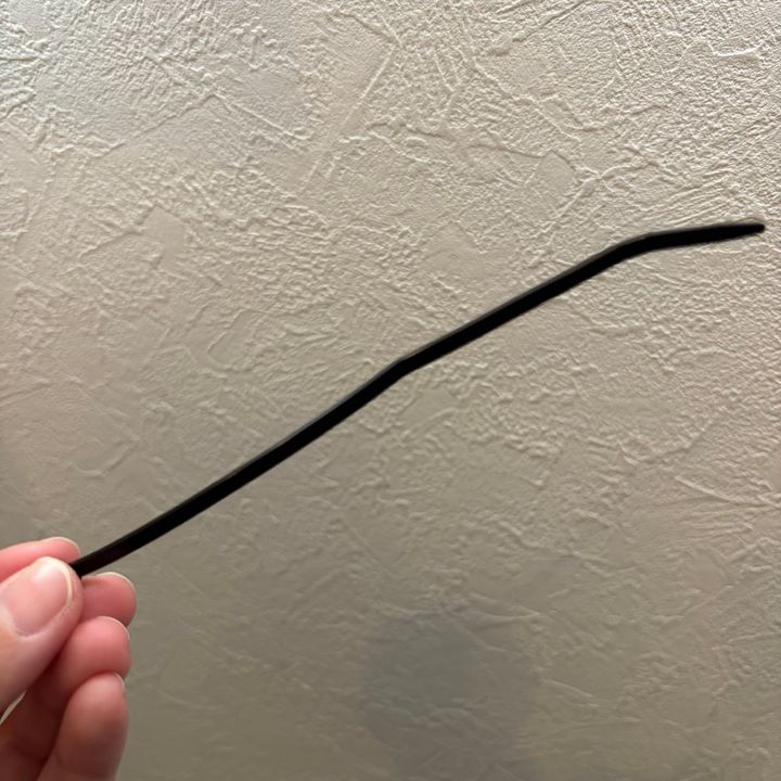 外れた結束バンドの写真