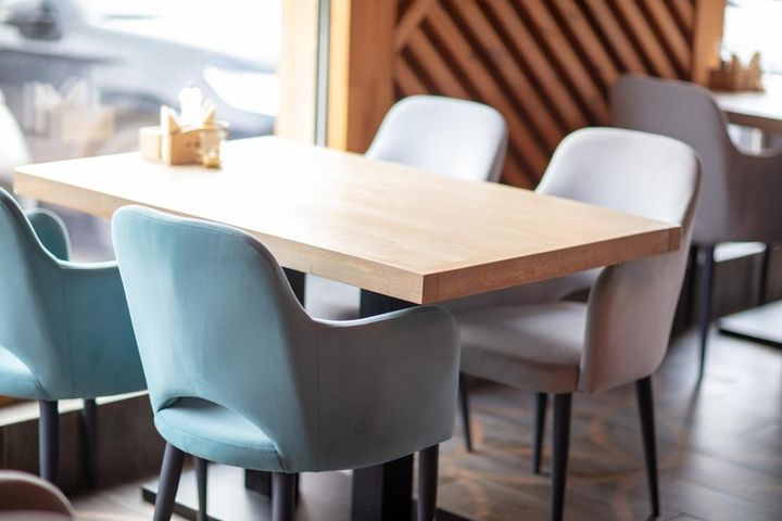 画像: 客「早く来たのに損をした！」その理由に【レストラン店員】が困惑。席をめぐる『まさかの主張』に絶望