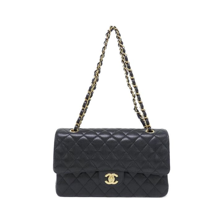シャネルの黒のチェーンショルダーバッグ