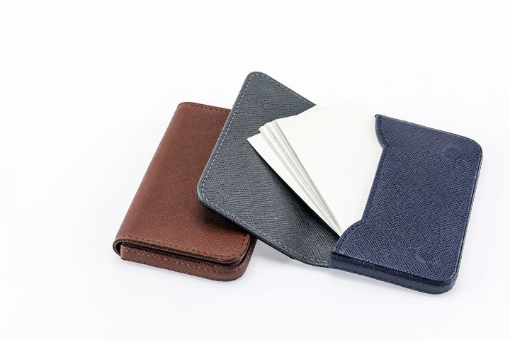 名刺が入った名刺入れ