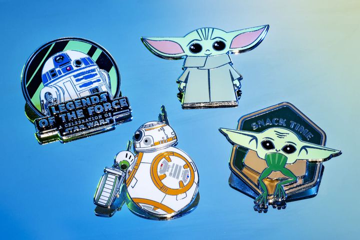 ピンバッジ：各1,200円