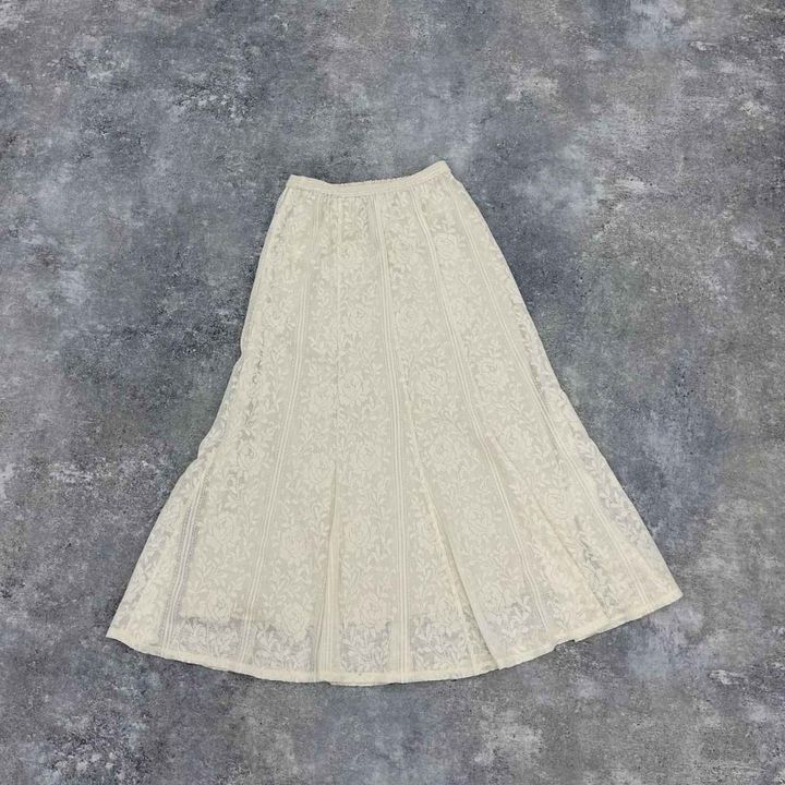 画像: ２SETレース ロングスカート（アイボリー）￥6,600 出典：ニコアンド