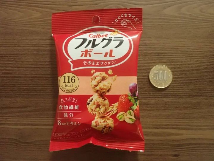 DAISO(ダイソー)：カルビー フルグラボール 26g
