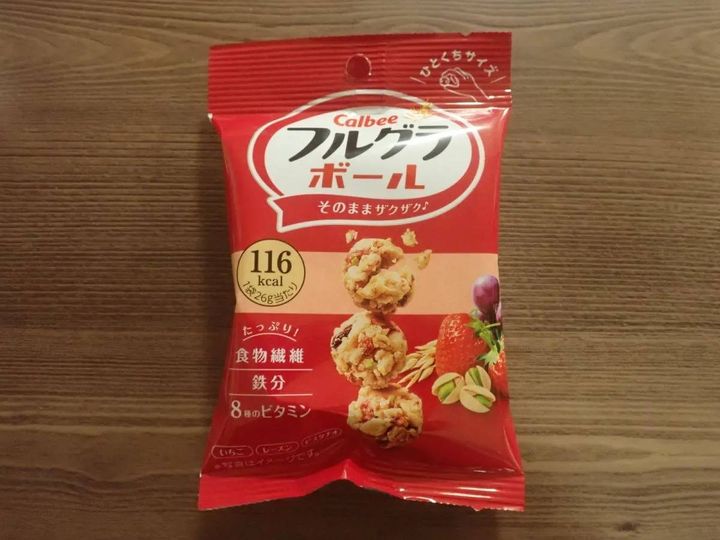 DAISO(ダイソー)：カルビー フルグラボール 26g
