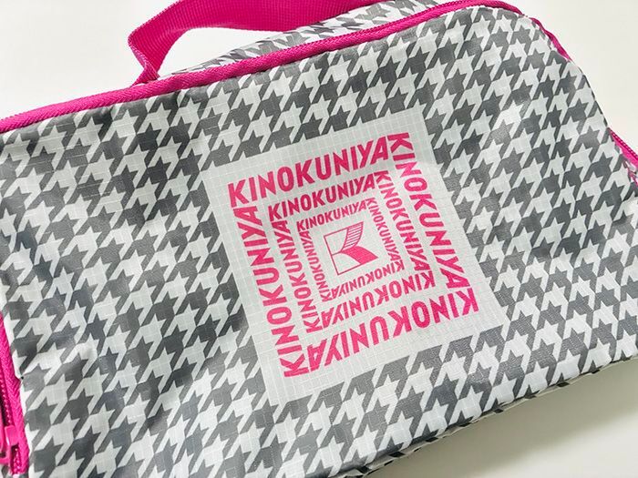 【紀ノ国屋】春に持ちたいおしゃれポーチを〈付録〉でゲット。この収納力は見過ごせない～！！