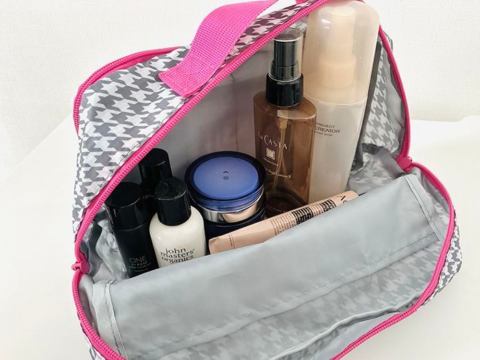 【紀ノ国屋】春に持ちたいおしゃれポーチを〈付録〉でゲット。この収納力は見過ごせない～！！