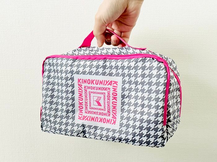【紀ノ国屋】春に持ちたいおしゃれポーチを〈付録〉でゲット。この収納力は見過ごせない～！！