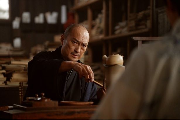 森田座の立作者、篠田金治 [c]2026「木挽町のあだ討ち」製作委員会 [c]2023 永井紗耶子／新潮社