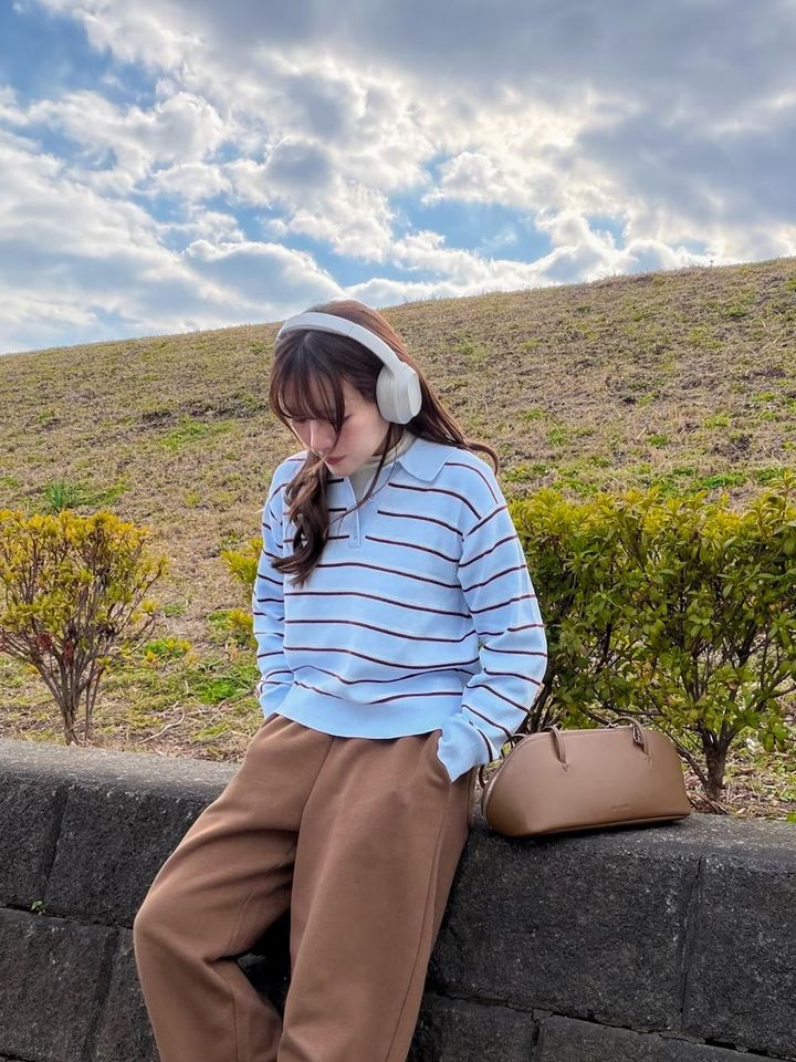 ライトブルー＆細いボーダー柄で爽やかに 出典：WEAR