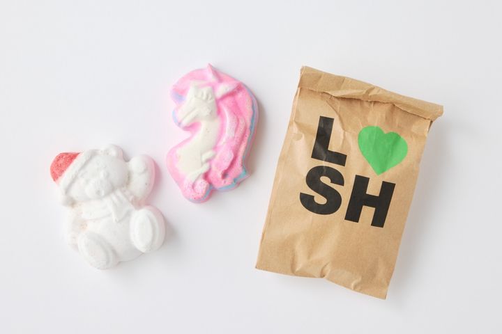 ラッシュ バスボム バターベア（左）、バスボム マイリトルユニコーン（中） ※クリスマス限定