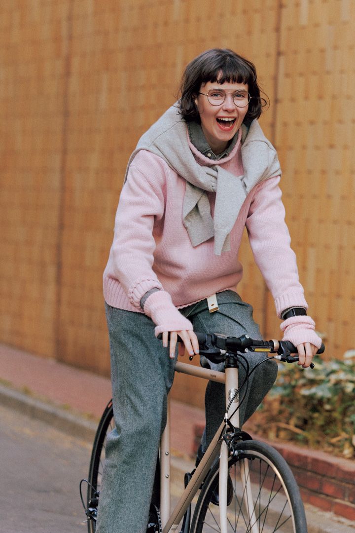 コーデがグンとアップデートする！ベーシックカラー＋プレイフルカラーのコーデ3選