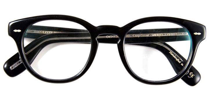 オリバーピープルズのウェリントン 丸みのあるブラックのメガネ