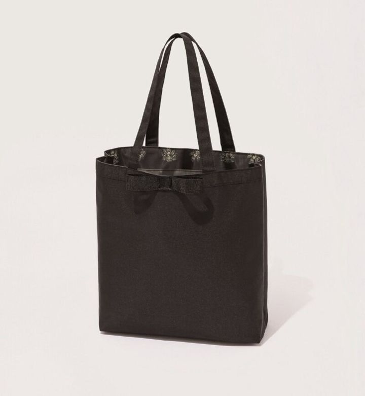 学校行事に、お仕事に、収納上手な上品トートバッグ