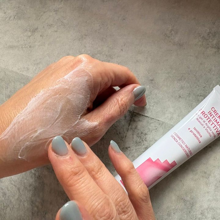 アルジタル デリケートハイジーンクリームの使用感レビュー。さらさらな使い心地でハーブの香りがさわやか。