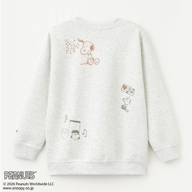 ベージュのバックスタイル