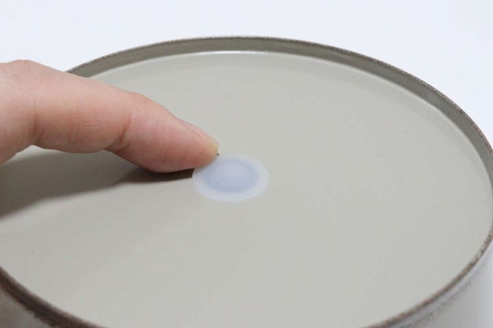 ダイソーのフレンチ風アイアンポット（浅型）の底