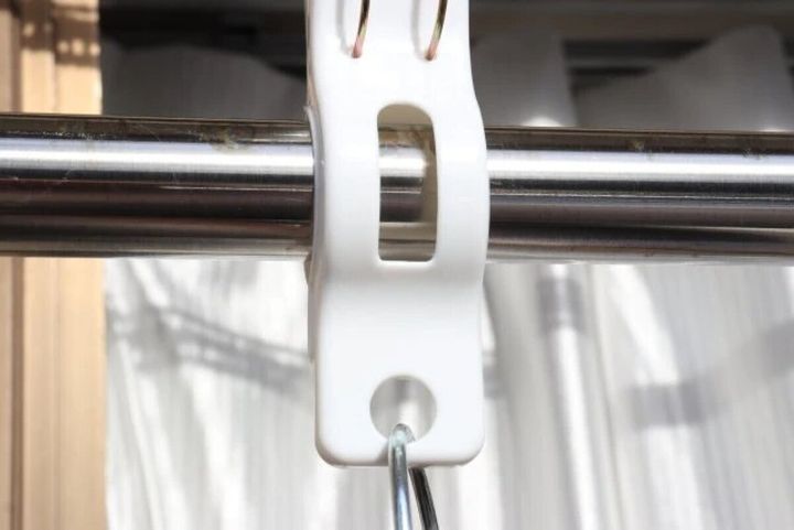 ダイソー ハンガーも固定できる洗濯バサミ（3個） 使用例 フック穴
