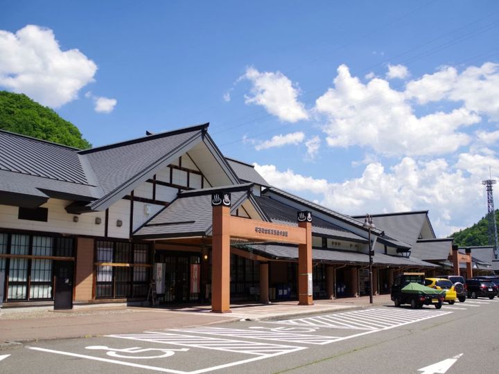 All About ニュース編集部が全国250人を対象に実施した「道の駅に関するアンケート」の調査結果から、グルメが魅力的だと思う「岩手県の道の駅」ランキングを発表！ 「遠野風の丘」と同率の1位に選ばれたは？