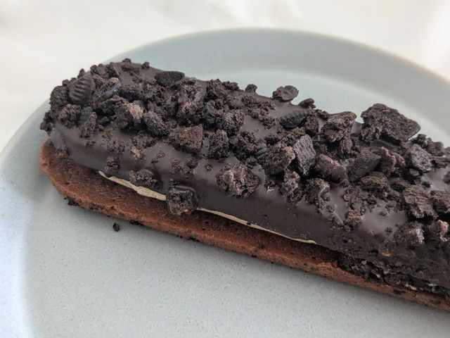 大阪ブラックサンダー ザクザクチョコクッキーサンド（キャラメル）中身