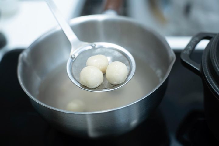 団子の下ごしらえ