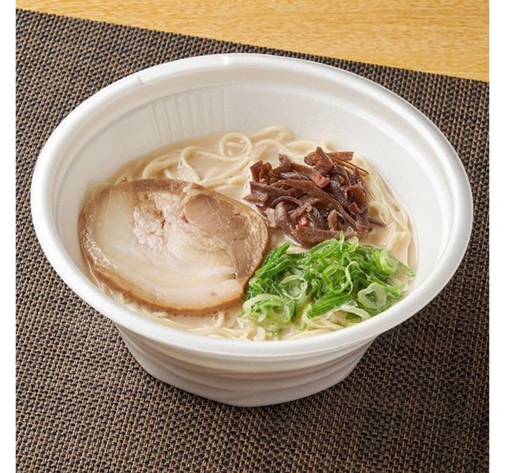 ファミリーマート ファミマ 博多一風堂監修 とんこつラーメン