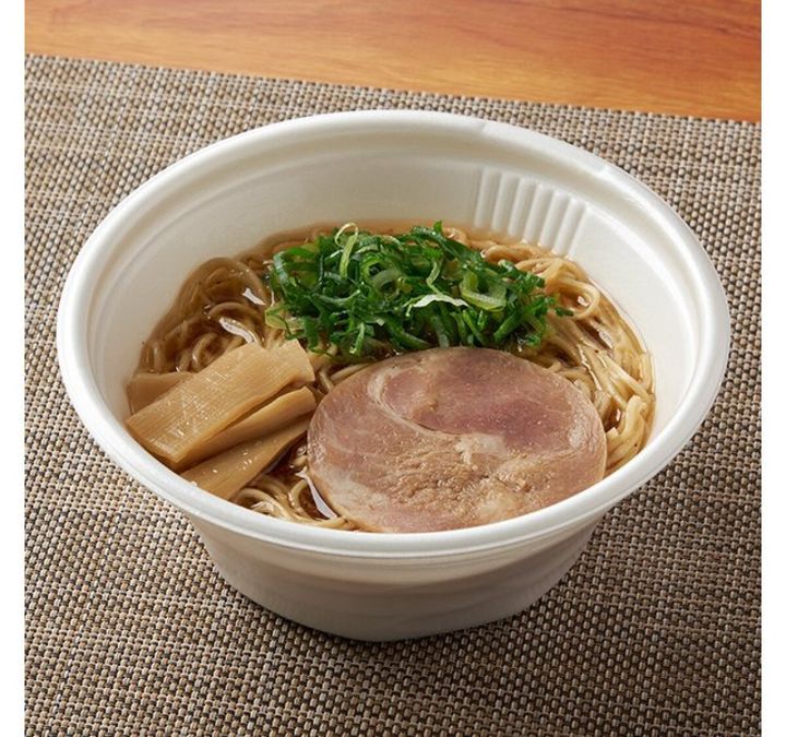 ファミリーマート ファミマ 来来亭監修 背脂醤油ラーメン