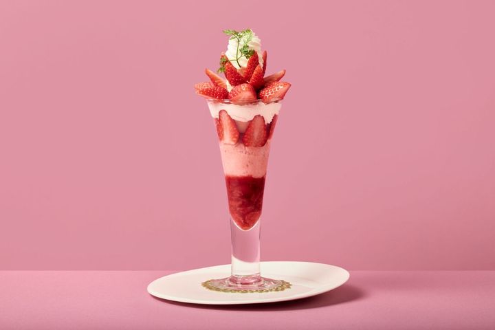 日本橋 千疋屋総本店「クイーンストロベリーパフェ」 3960円