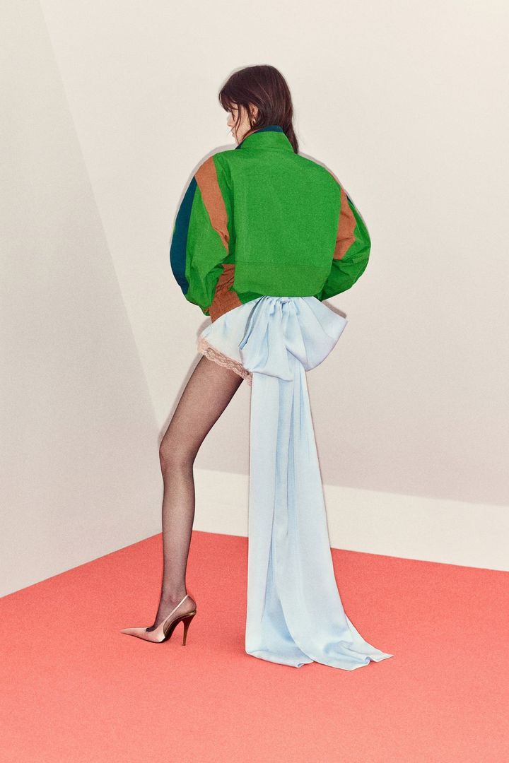 サンローラン 2026年リゾートコレクションより。 Photo_ Courtesy of Saint Laurent