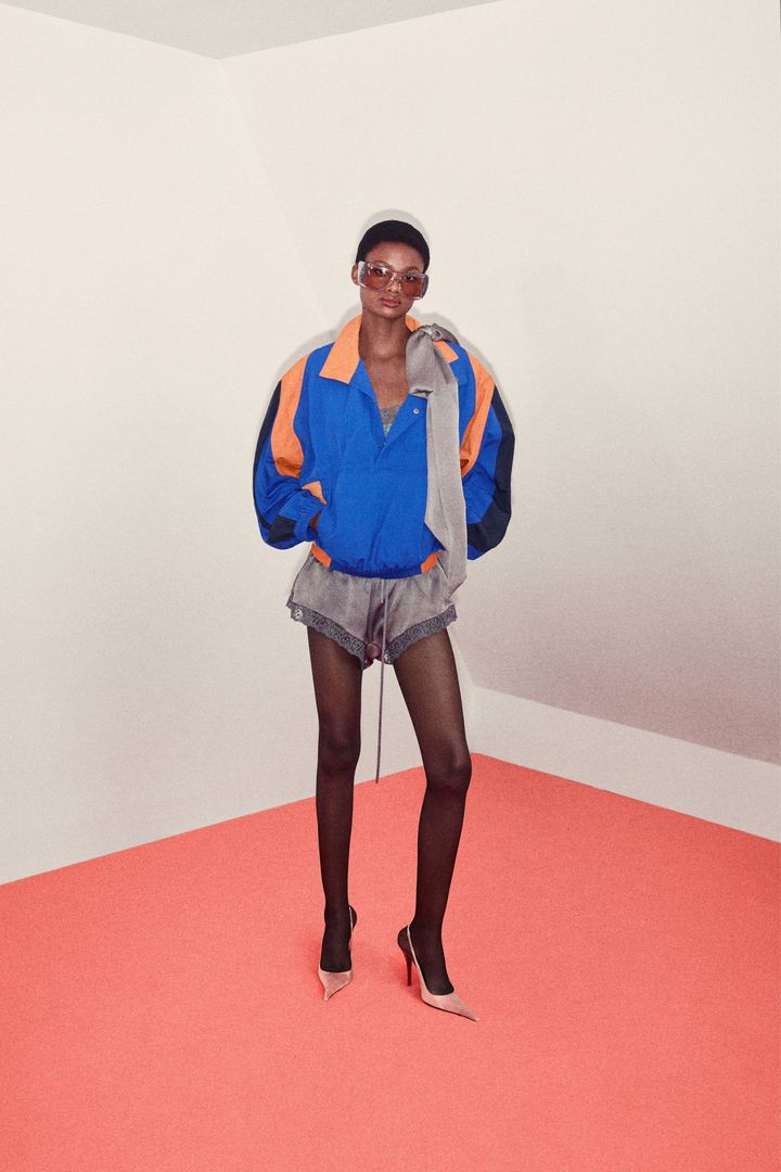 サンローラン 2026年リゾートコレクションより。 Photo_ Courtesy of Saint Laurent